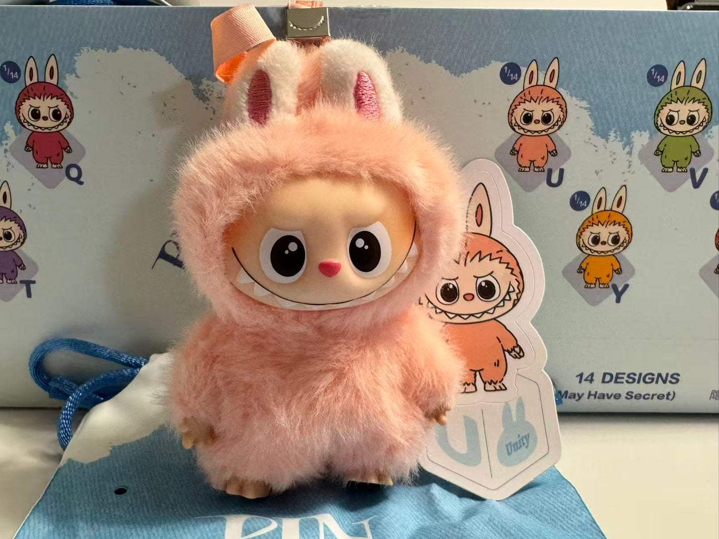 Popmart pin for love labubu Letter "U"