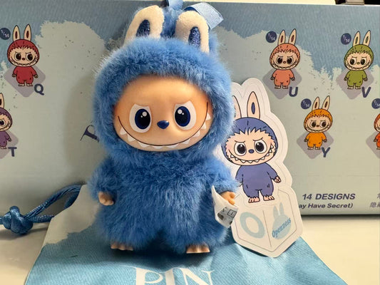 Popmart pin for love labubu Letter "O"