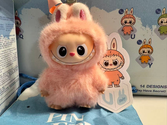 Popmart pin for love labubu Letter "U"