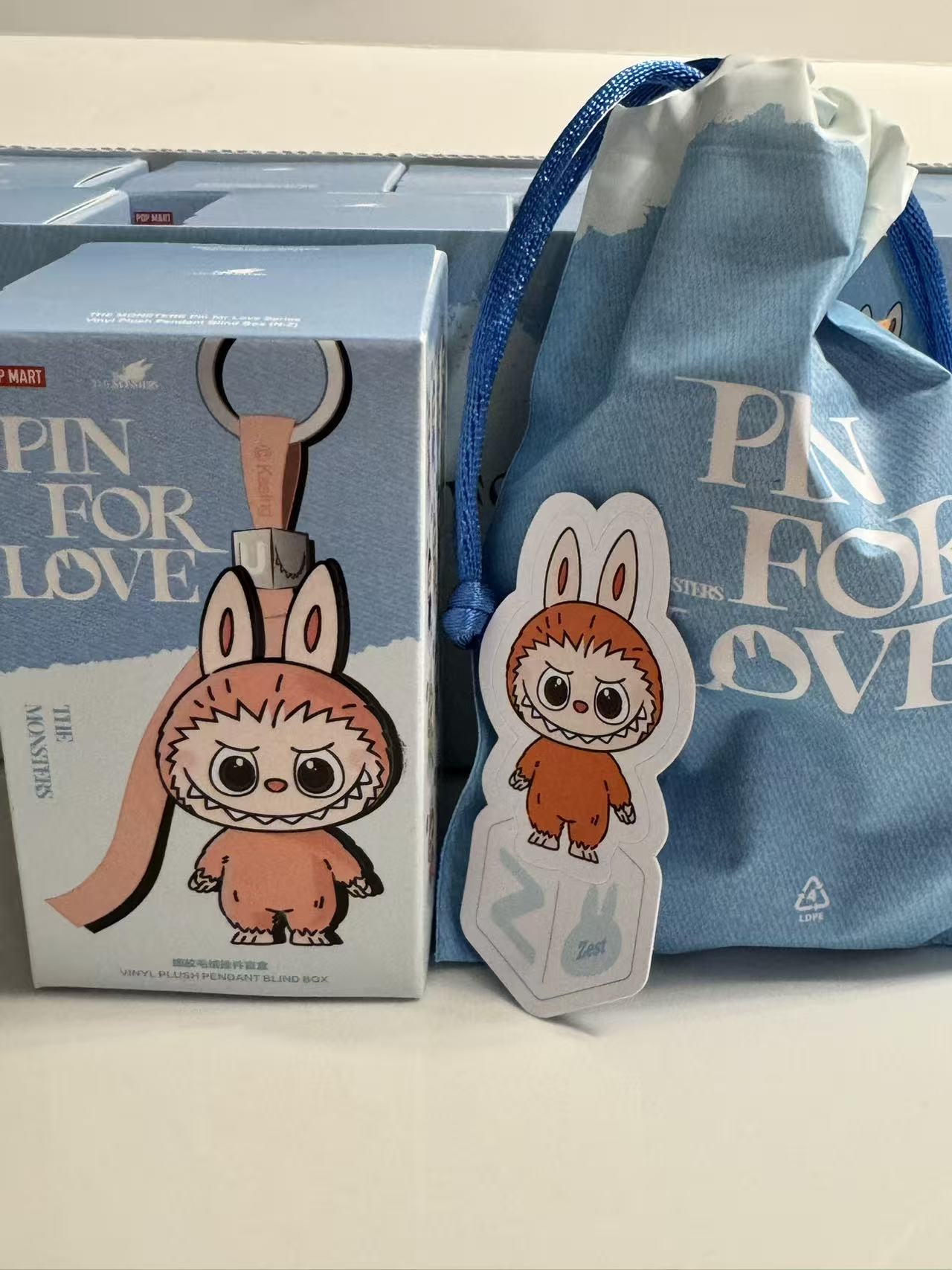 Popmart pin for love labubu Letter "Z"