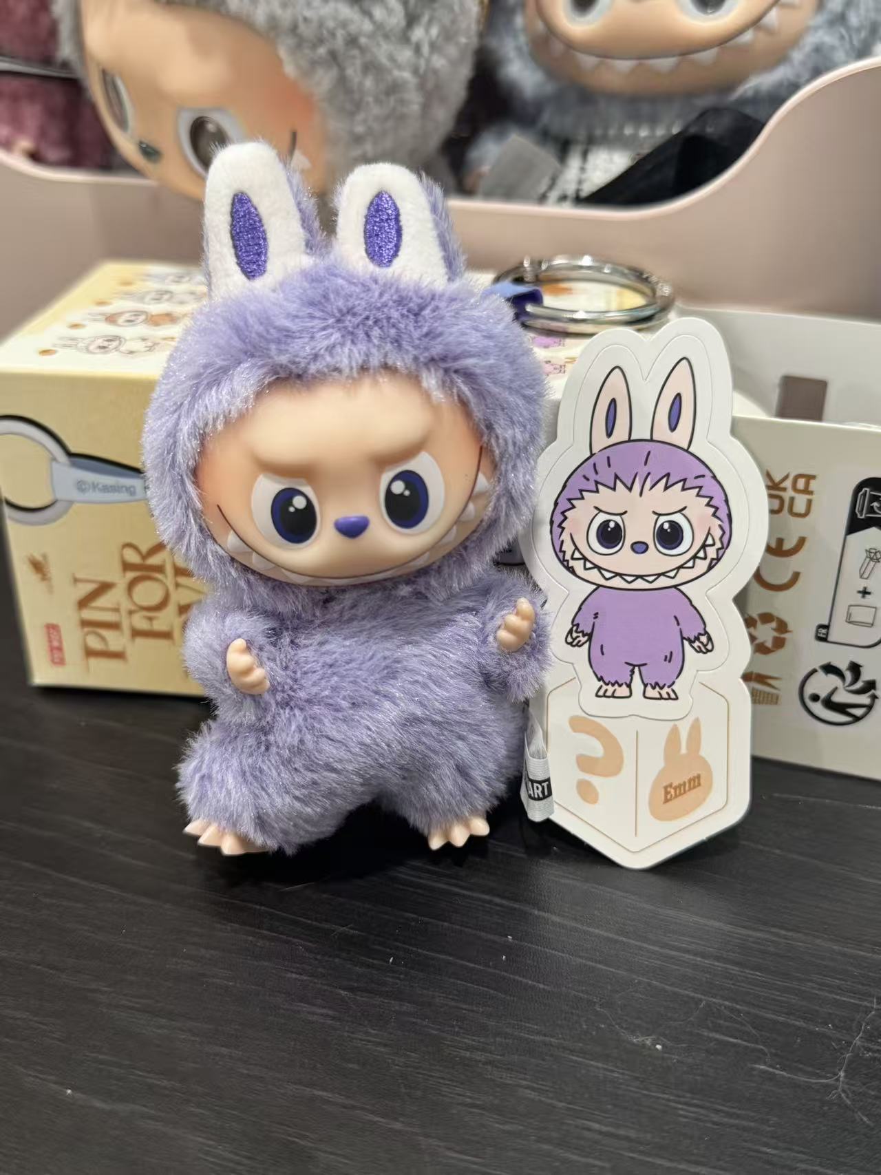 Popmart pin for love labubu Letter "?"